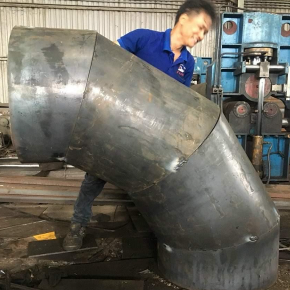 Gia công uốn ống thép 
